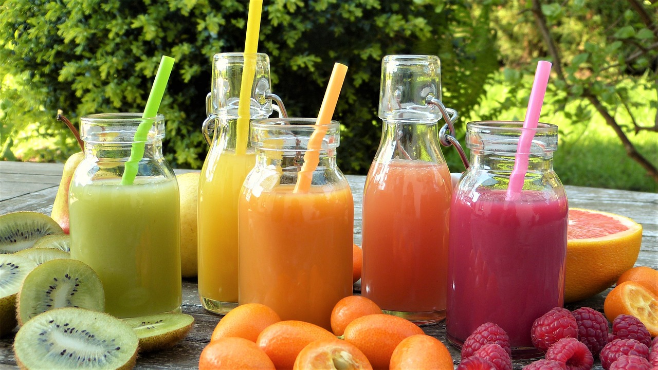 Juicing for health: Image by Silvia from Pixabay